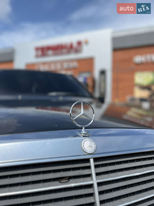 Седан Mercedes-Benz E-Class 1989 в Зарічному
