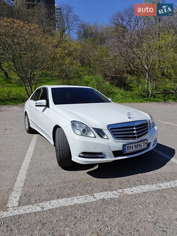 Седан Mercedes-Benz E-Class 2012 в Одессе