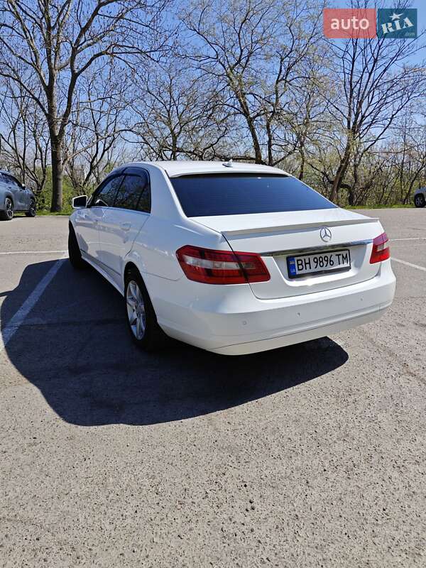 Седан Mercedes-Benz E-Class 2012 в Одессе