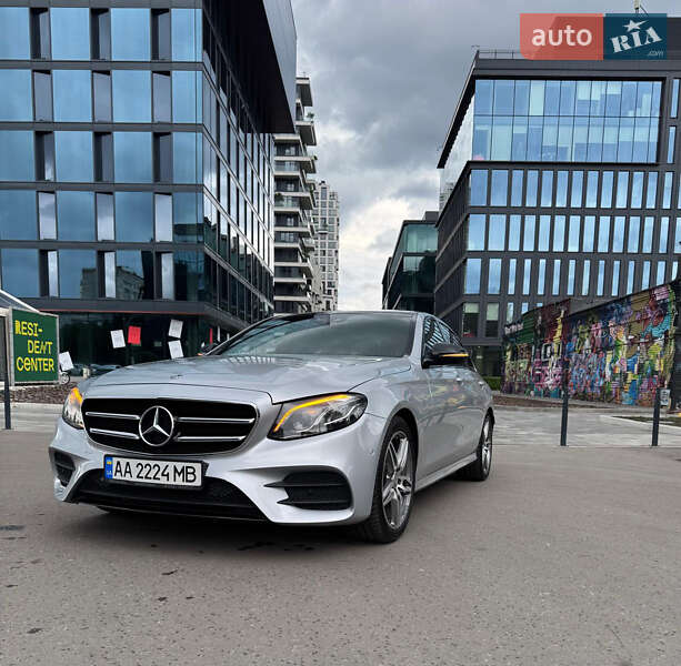 Седан Mercedes-Benz E-Class 2017 в 