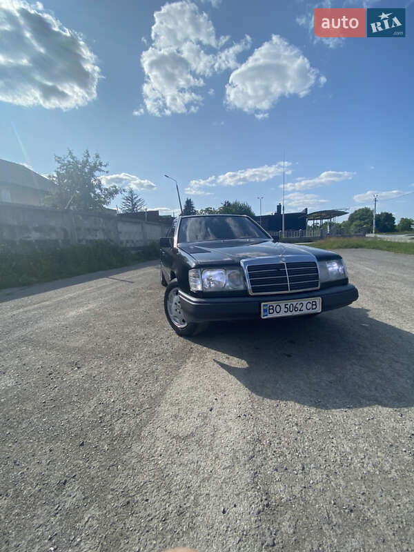Седан Mercedes-Benz E-Class 1993 в Тернополе