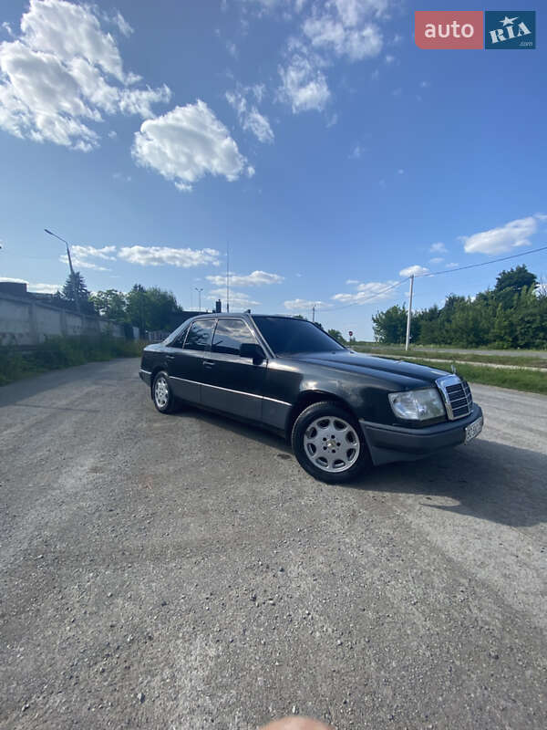 Седан Mercedes-Benz E-Class 1993 в Тернополе