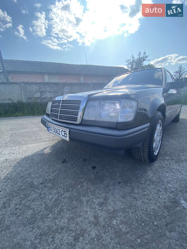 Седан Mercedes-Benz E-Class 1993 в Тернополе