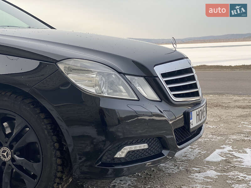 Седан Mercedes-Benz E-Class 2009 в Новояворовске