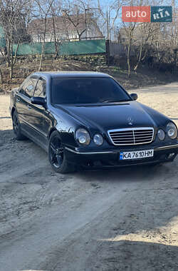 Седан Mercedes-Benz E-Class 2001 в Киеве