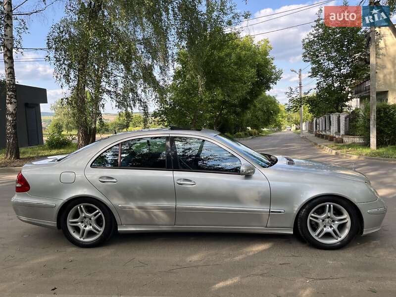 Седан Mercedes-Benz E-Class 2003 в Черновцах
