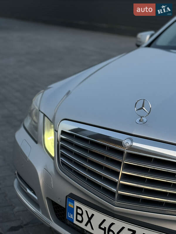 Седан Mercedes-Benz E-Class 2010 в Дунаевцах