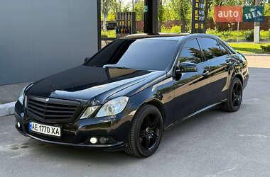 Седан Mercedes-Benz E-Class 2011 в Днепре
