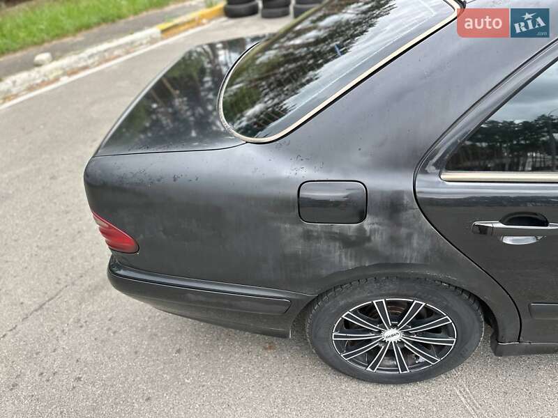 Седан Mercedes-Benz E-Class 2002 в Ірпені фото 23 Седан Mercedes-Benz E-Class 2002 в Ірпені