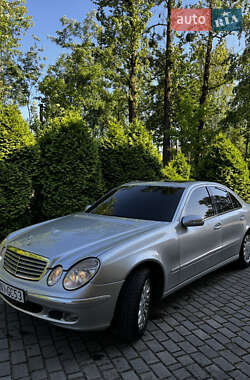 Седан Mercedes-Benz E-Class 2002 в Львові
