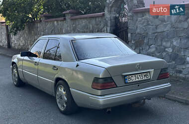 Седан Mercedes-Benz E-Class 1990 в 