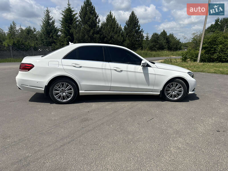 Седан Mercedes-Benz E-Class 2013 в Івано-Франківську