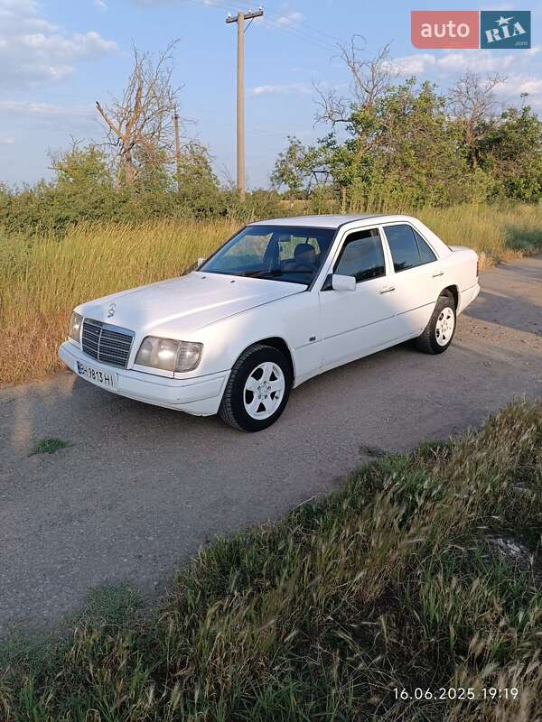 Mercedes-Benz E-Class 1994