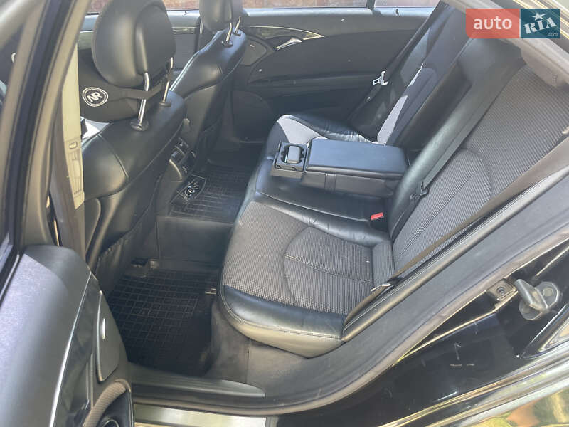 Седан Mercedes-Benz E-Class 2003 в Могилів-Подільському