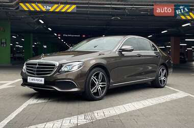 Седан Mercedes-Benz E-Class 2017 в 