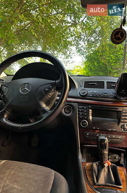 Седан Mercedes-Benz E-Class 2004 в 
