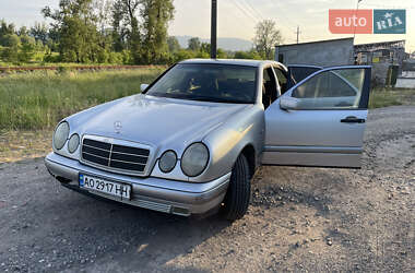 Седан Mercedes-Benz E-Class 1997 в Тячеве