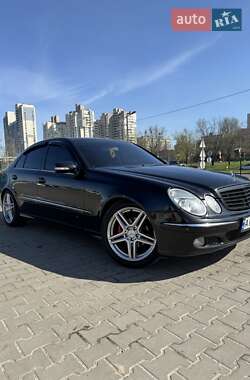Седан Mercedes-Benz E-Class 2004 в Києві