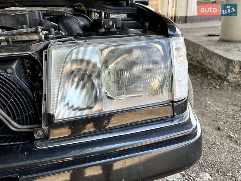Седан Mercedes-Benz E-Class 1992 в Києві