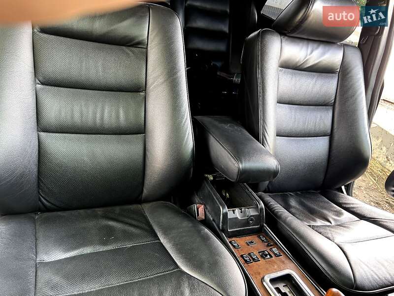 Седан Mercedes-Benz E-Class 1992 в Києві
