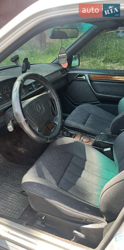 Седан Mercedes-Benz E-Class 1995 в Хмельницькому