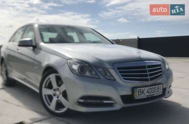 Седан Mercedes-Benz E-Class 2010 в Ровно