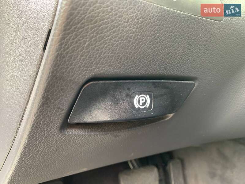 Седан Mercedes-Benz E-Class 2002 в Киеве