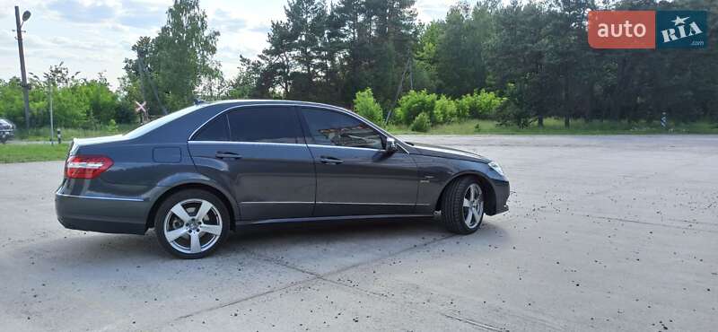 Седан Mercedes-Benz E-Class 2011 в Славуте