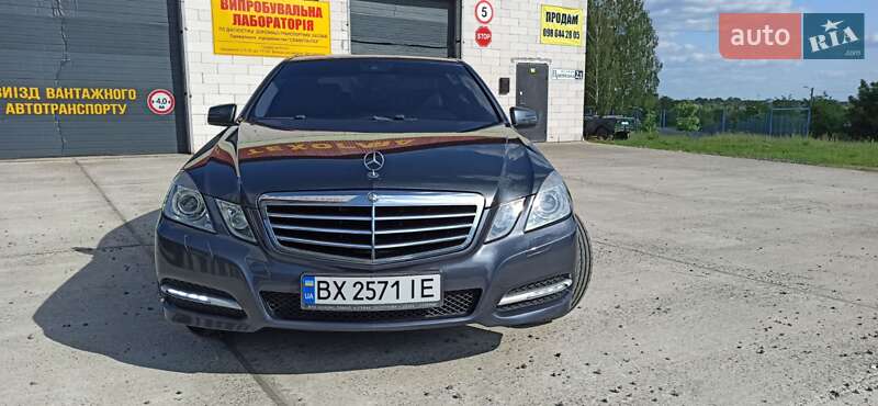 Седан Mercedes-Benz E-Class 2011 в Славуте