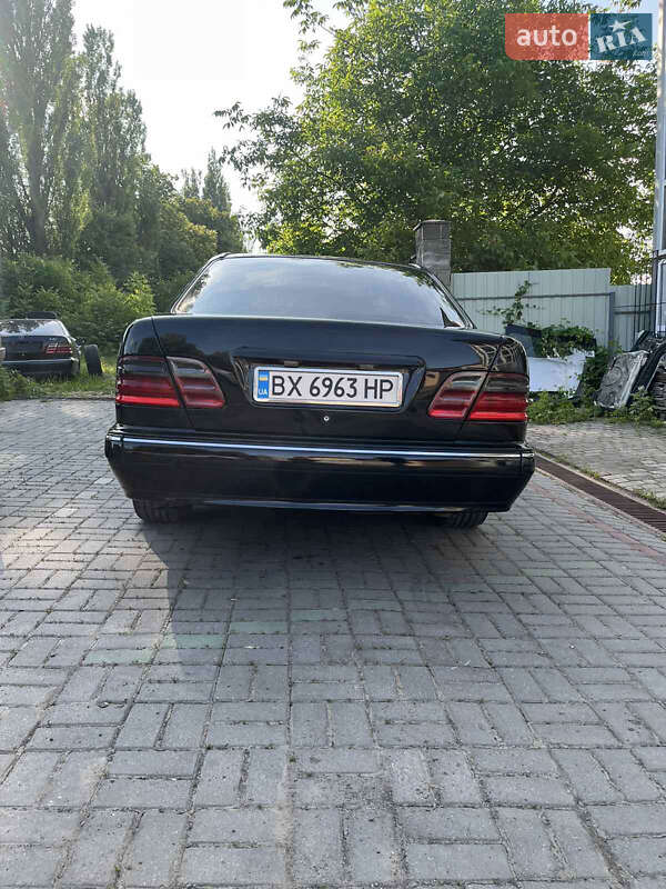 Седан Mercedes-Benz E-Class 2001 в Хмельницком