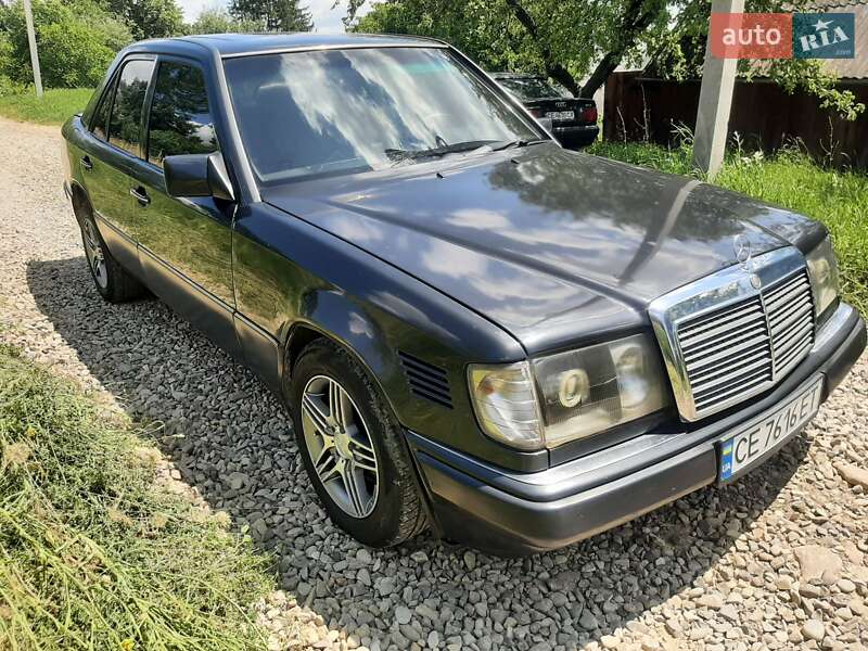 Седан Mercedes-Benz E-Class 1992 в 