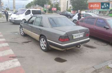 Седан Mercedes-Benz E-Class 1994 в 