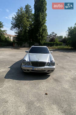 Седан Mercedes-Benz E-Class 2001 в 