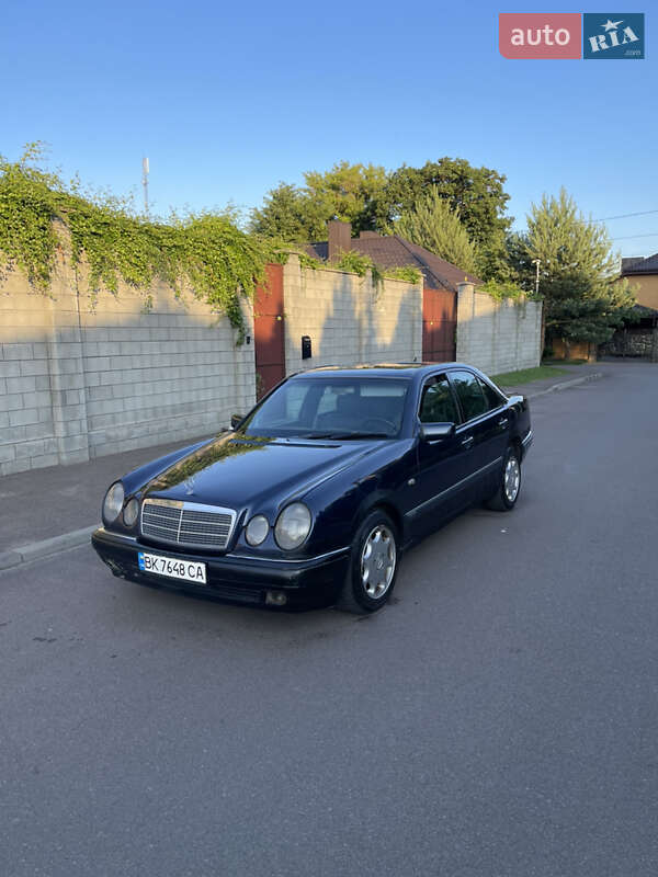 Mercedes-Benz E-Class 1996