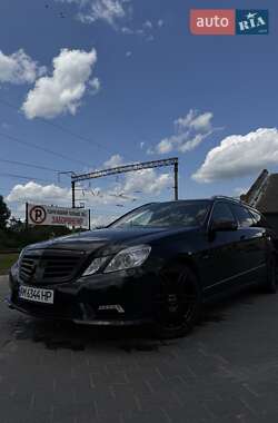 Универсал Mercedes-Benz E-Class 2011 в Звягеле