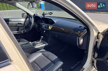 Седан Mercedes-Benz E-Class 2011 в 