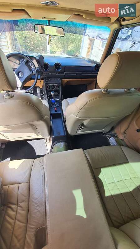 Седан Mercedes-Benz E-Class 1982 в Славском