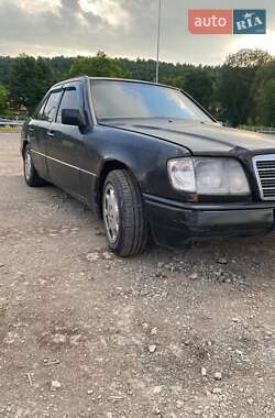 Седан Mercedes-Benz E-Class 1995 в 