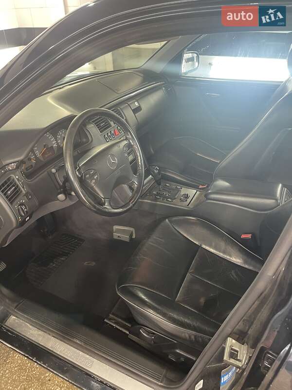 Седан Mercedes-Benz E-Class 2000 в Харькове