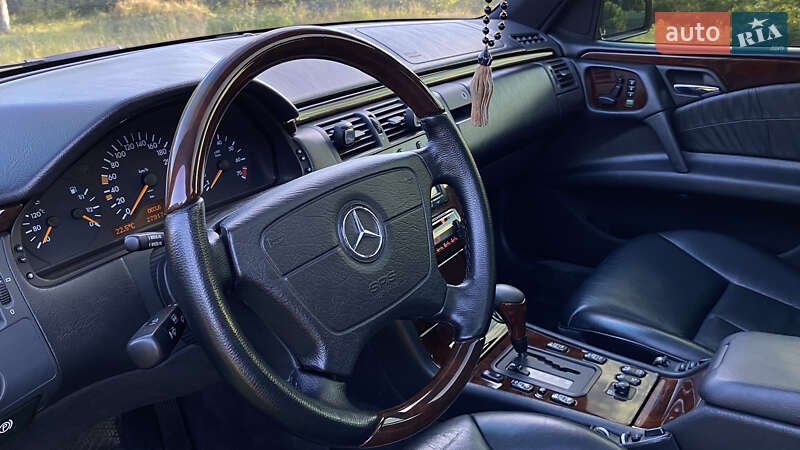 Седан Mercedes-Benz E-Class 1995 в Кропивницком