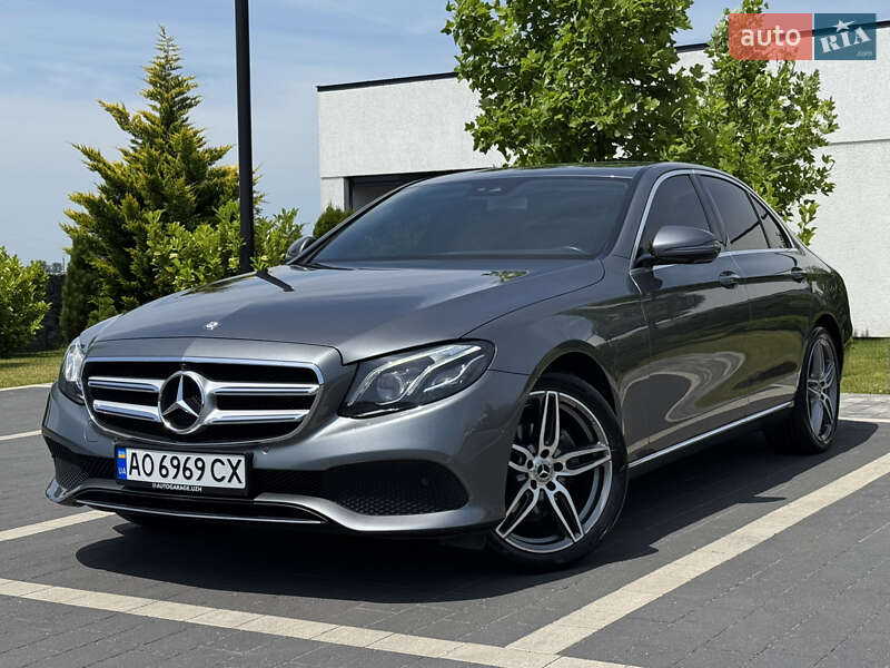 Седан Mercedes-Benz E-Class 2016 в 