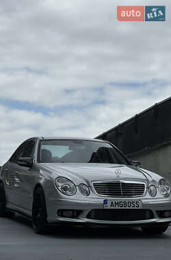 Седан Mercedes-Benz E-Class 2005 в Днепре