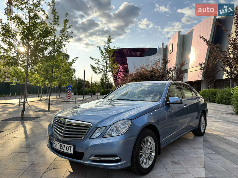 Mercedes-Benz E-Class 2010