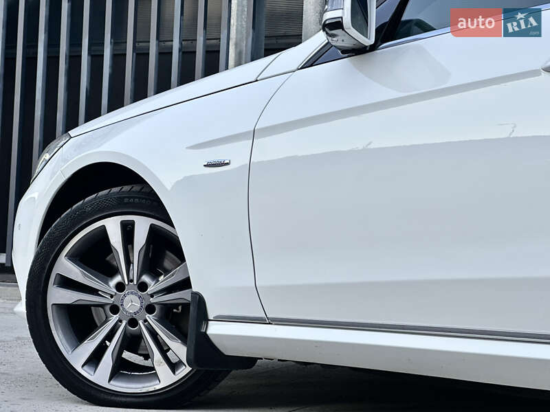 Седан Mercedes-Benz E-Class 2015 в Києві