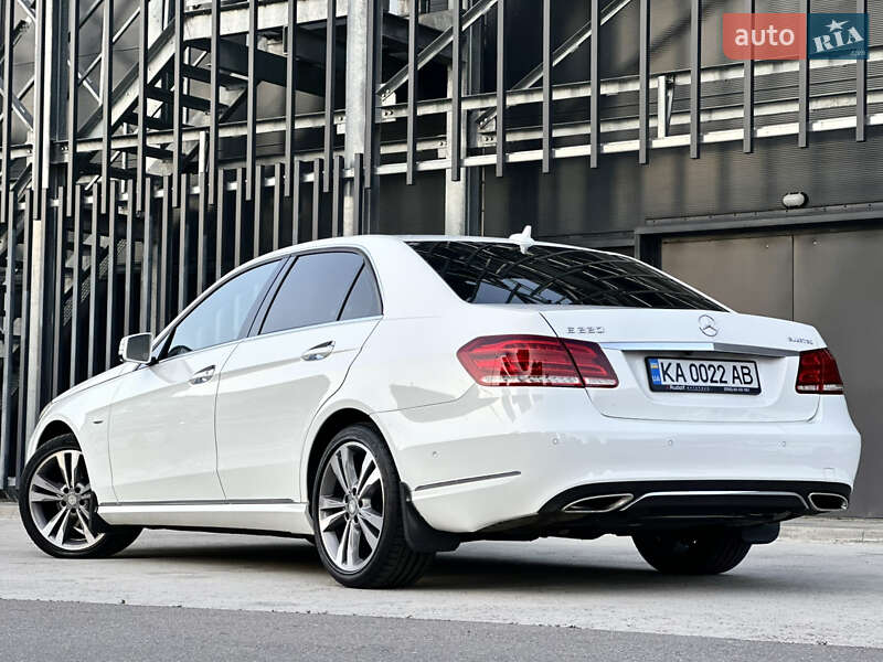 Седан Mercedes-Benz E-Class 2015 в Києві