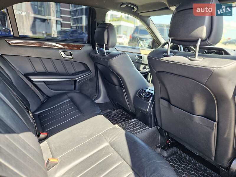 Седан Mercedes-Benz E-Class 2015 в Львові