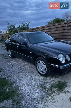 Седан Mercedes-Benz E-Class 1998 в 
