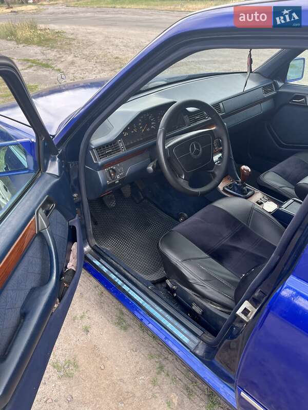 Седан Mercedes-Benz E-Class 1995 в Полтаве