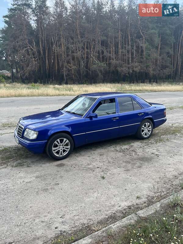 Седан Mercedes-Benz E-Class 1995 в Полтаве