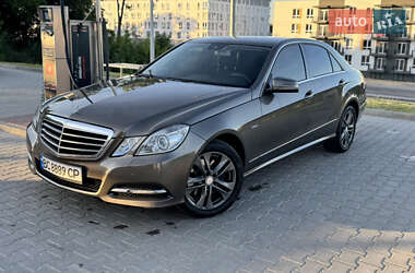 Седан Mercedes-Benz E-Class 2012 в Львове